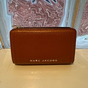 Marc Jacobs Leather Topstiched Compact Zip Wallet Smoked Almond